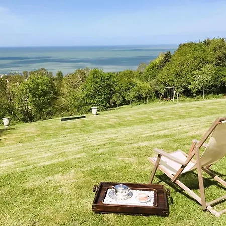 Charming House With 180 Sea View Hébergement de vacances *